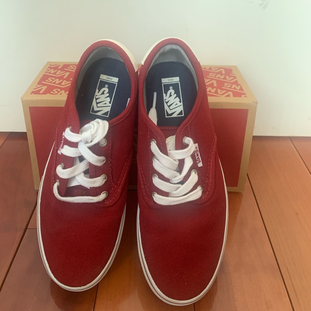 Low Red Vans Pro - Picture 3 of 3